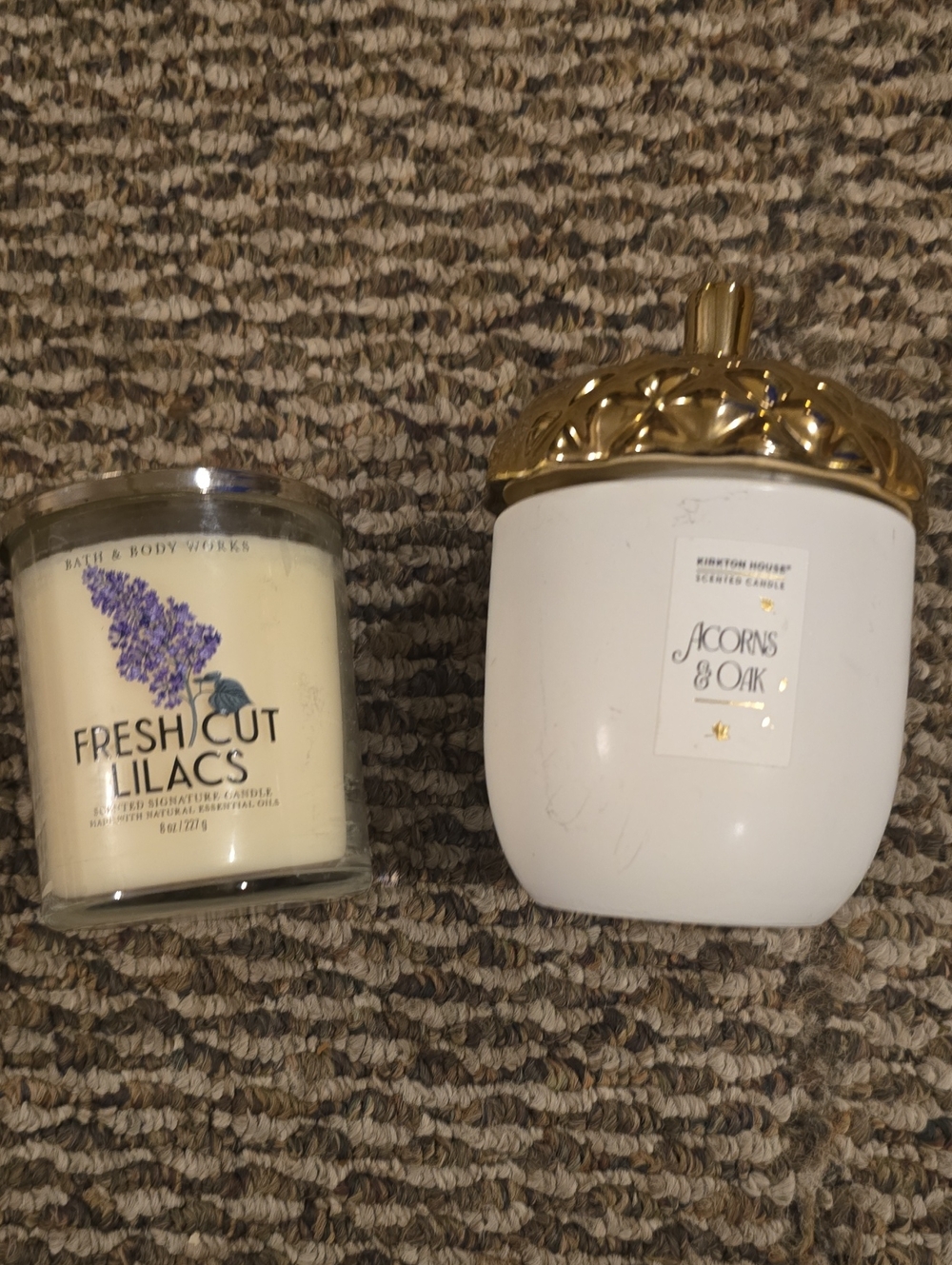 Bath & Body Works White Jar Candle with Gold Decorative Lid Fresh Cut Lilacs